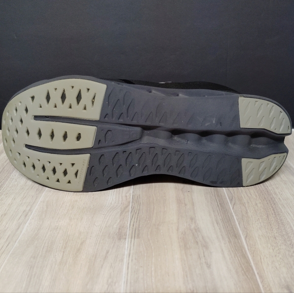 On Running Cloudtec Phase Black Athletic Running Shoes - Picture 9 of 11